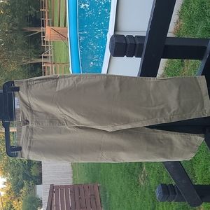 Mid rise elastic waist crop pants